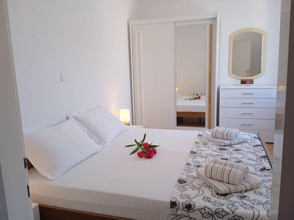 Apartmani Vesna Lun  Eksteriør billede