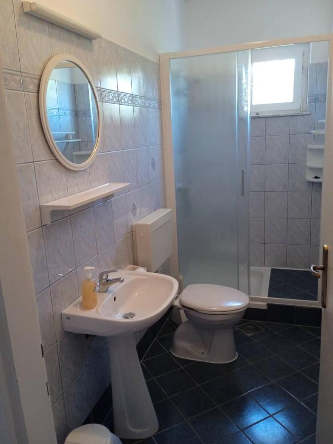 Apartmani Vesna Lun  Eksteriør billede